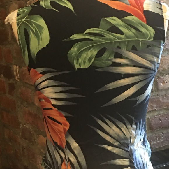 Gorgeous, unique sleeveless top, authentic vintage. Beautiful tropical print. - Picture 4 of 5